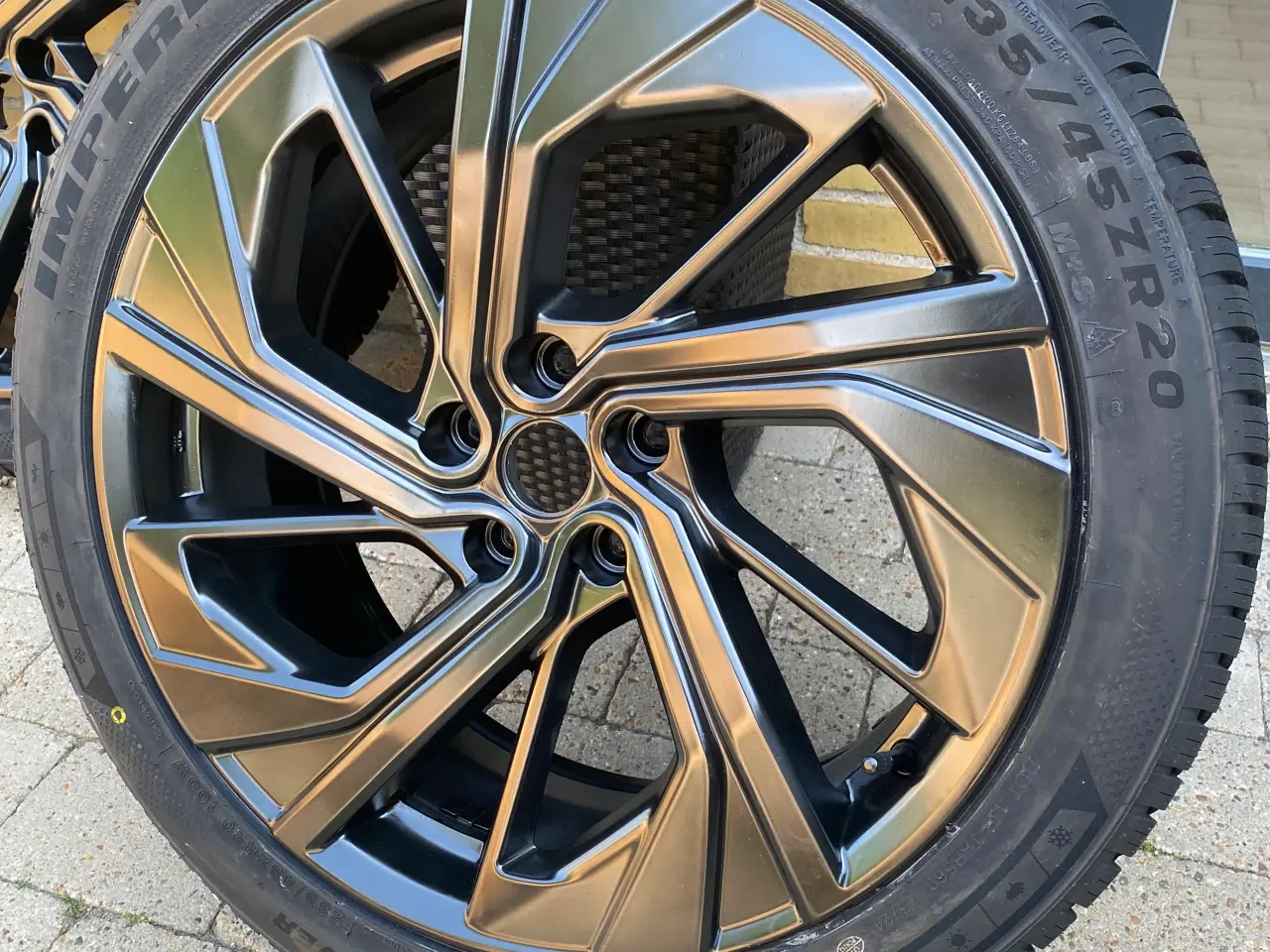 Billede 1 - 20” Qashqai J12 Helårs Dæk. 