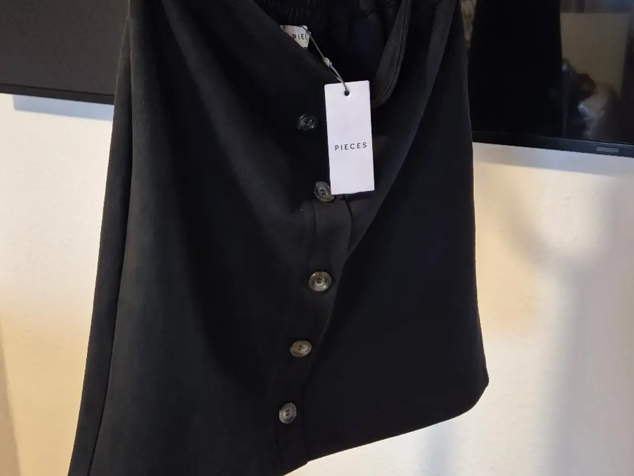 Billede 2 - Nederdel-50 kr.