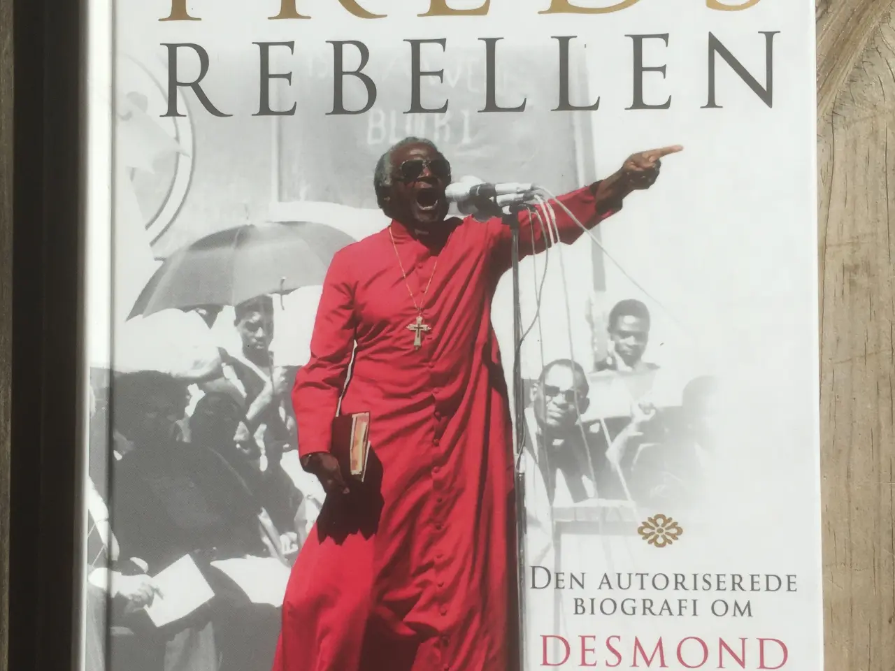 Billede 1 - Fredsrebellen, John Allen, historie og samfund