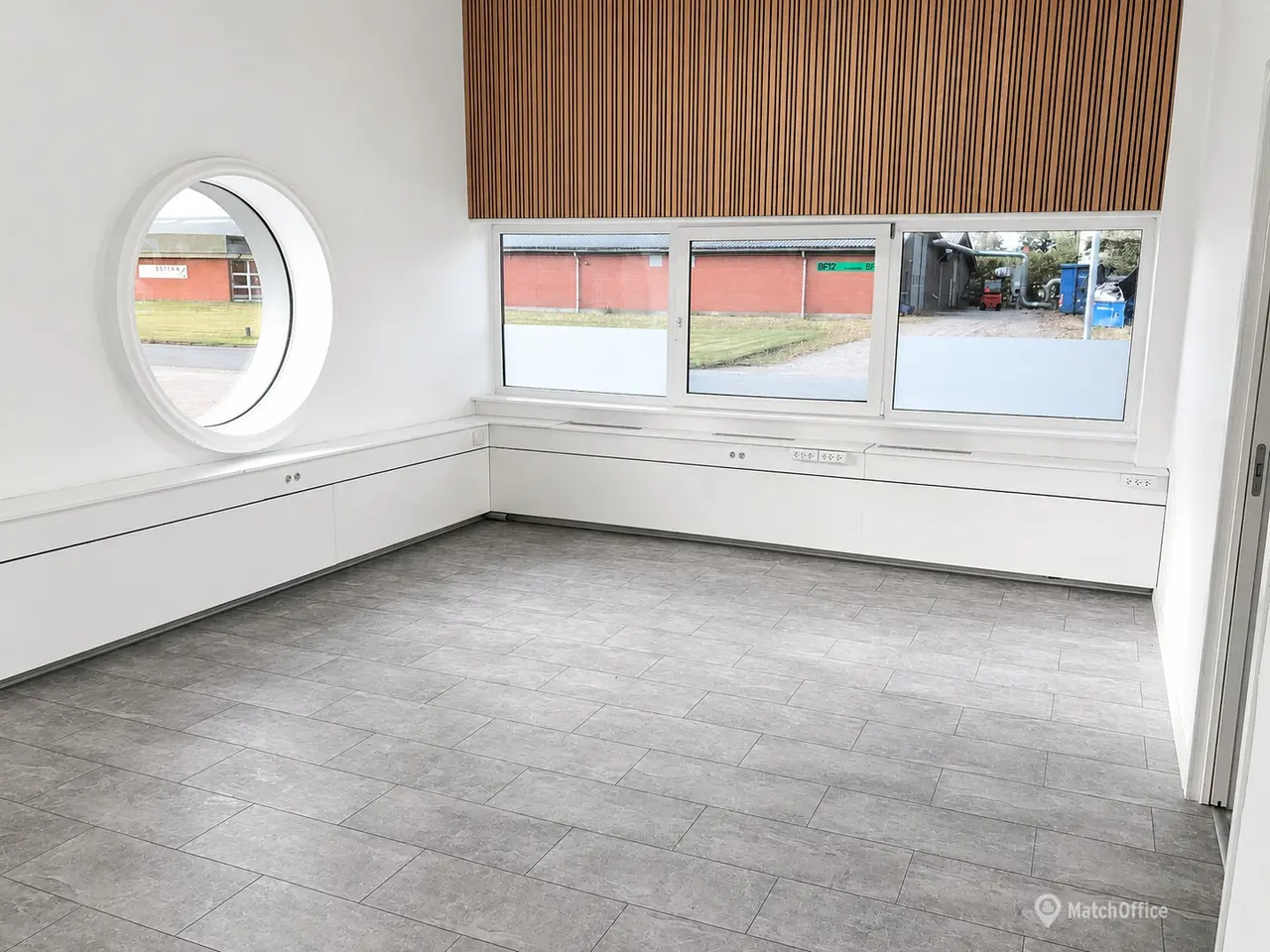 Billede 1 - Velbeliggende og lyst klinik-/behandlerlokale i Bording ErhvervsPark