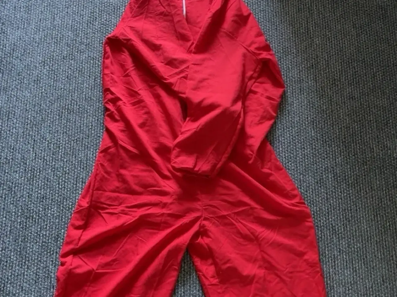 Billede 4 - Papirhuset-kostume – Rød heldragt str. XXL inkl. 2