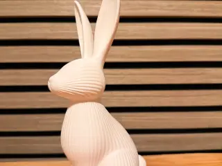 Elegant "Ribbed" Påskekanin – Miljøvenlig og unik
