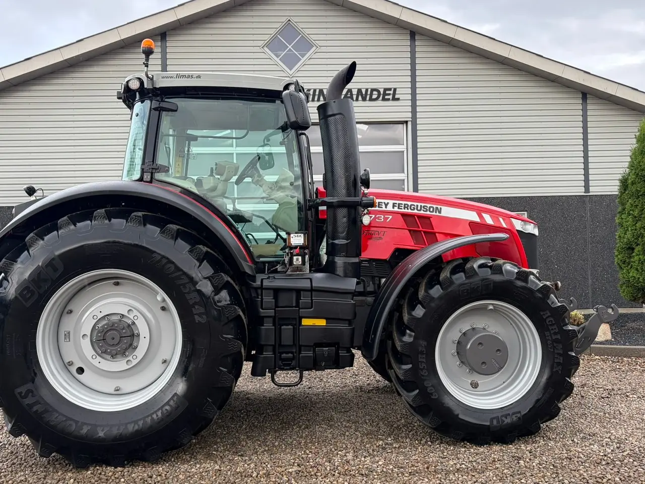 Billede 13 - Massey Ferguson 8737 Dyna VT med frontlift.