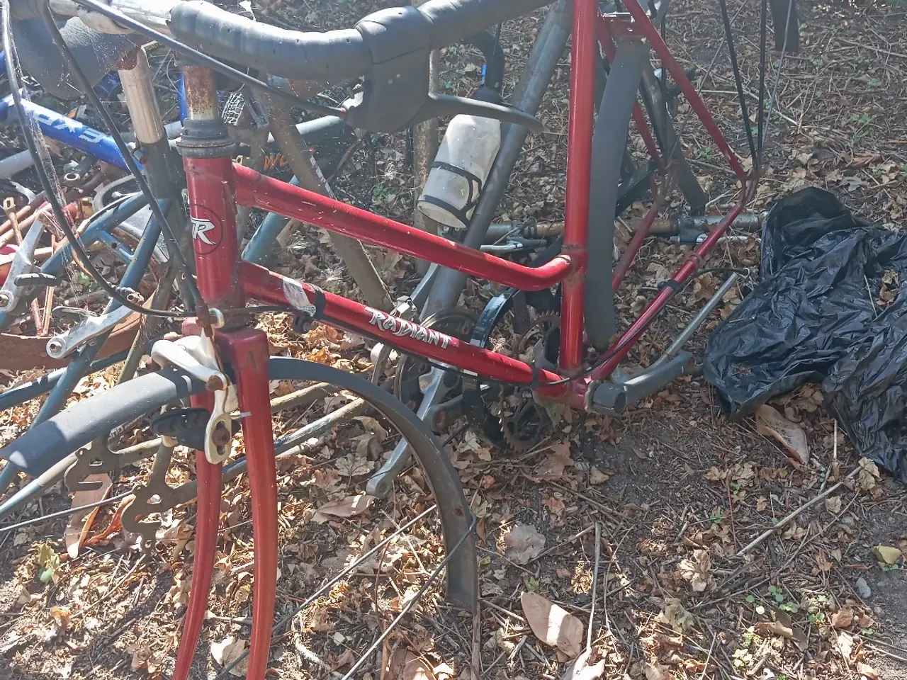 Billede 3 - Reservedelscykel sælges billigt til Reparation.