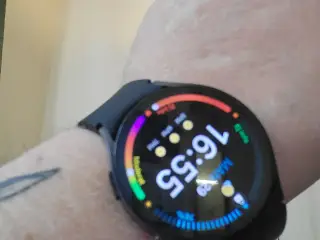 Samsung z flip 3 og smart watch 6. Os Samsung
