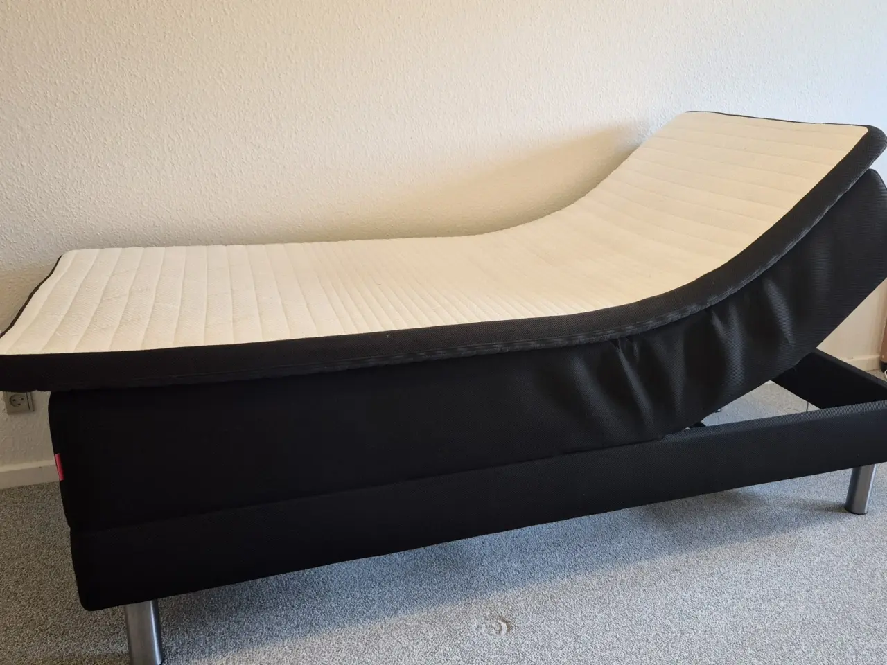 Billede 1 - Elevationsseng Dunlopillo sort.