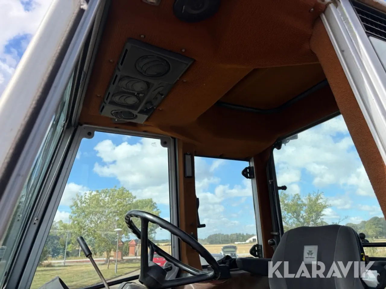Billede 11 - Traktor Massey-Ferguson 690 RJ med frontlift og tilbehør