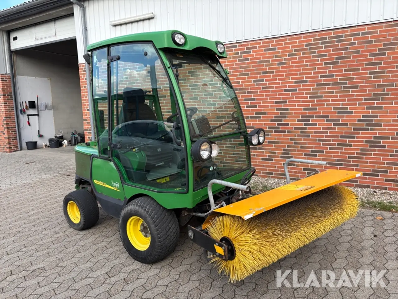 Billede 6 - Redskabsbærer John Deere 1545 med kost