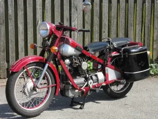 Velholdt Nimbus motorcykel