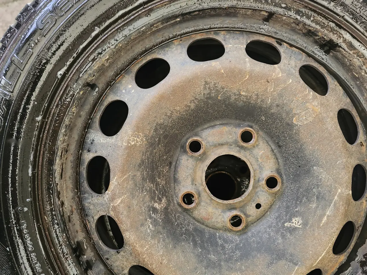 Billede 2 - Fire vinterhjul til Seat og VW