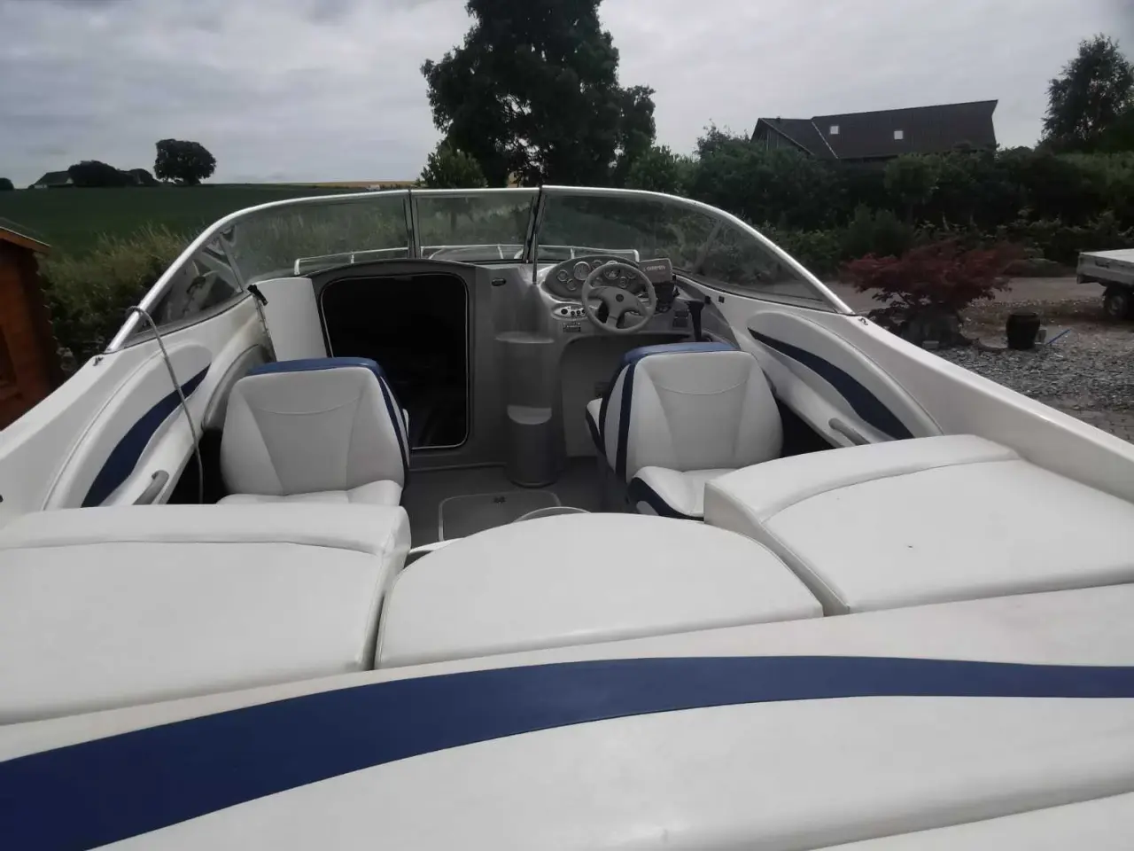 Billede 3 - Bayliner 212 – kraftfuld og sjov speedbåd med V8