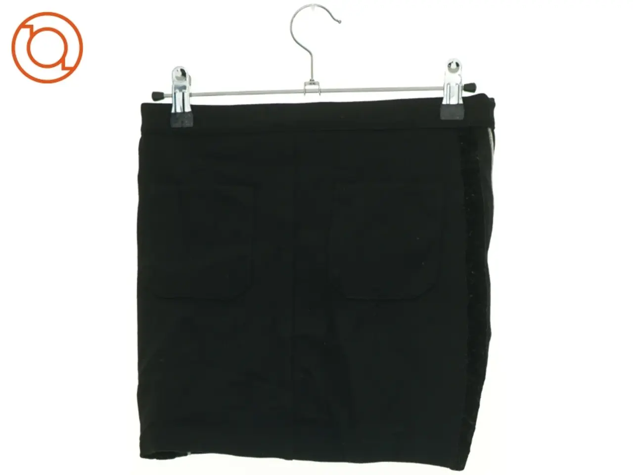 Billede 1 - Nederdel fra Kids only (str. 146 cm)