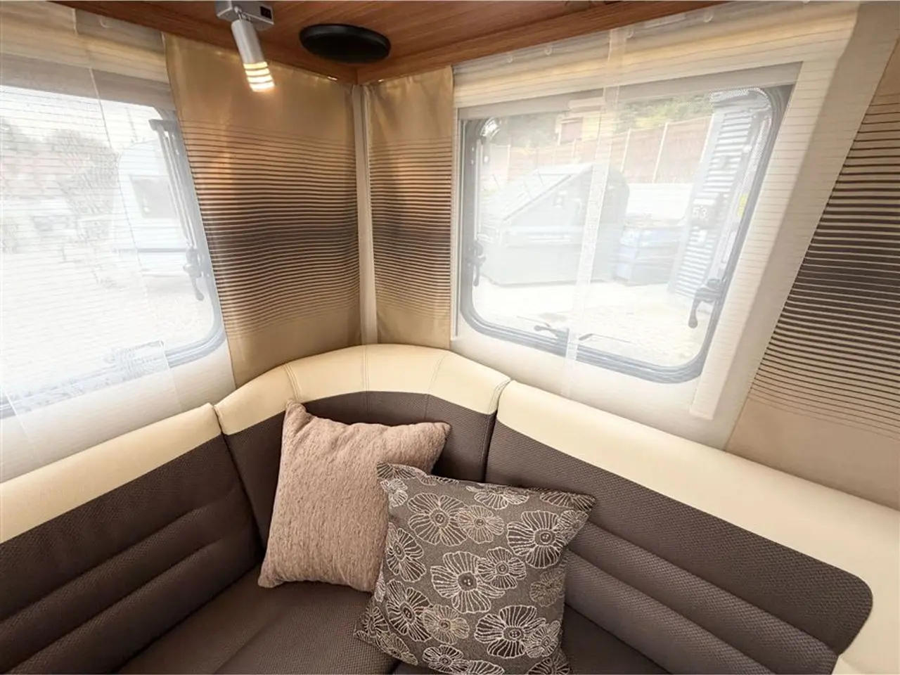 Billede 9 - 2014 - Adria Adora 472 LU Enkeltsenge-Lamel-Gulvtemp.-Mover-Aircon-Telt