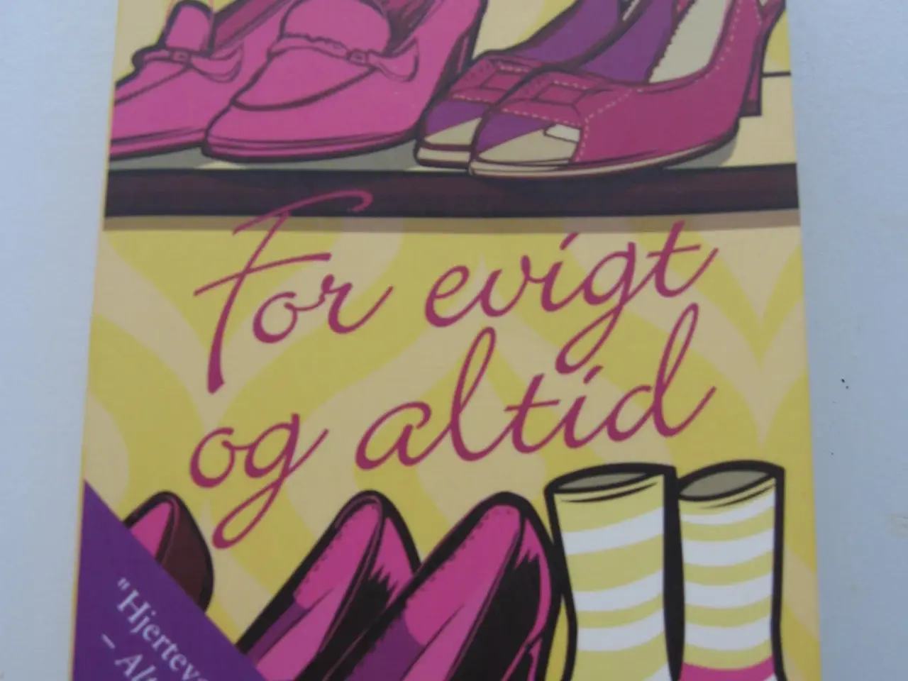Billede 1 - Bog; For evigt og altid