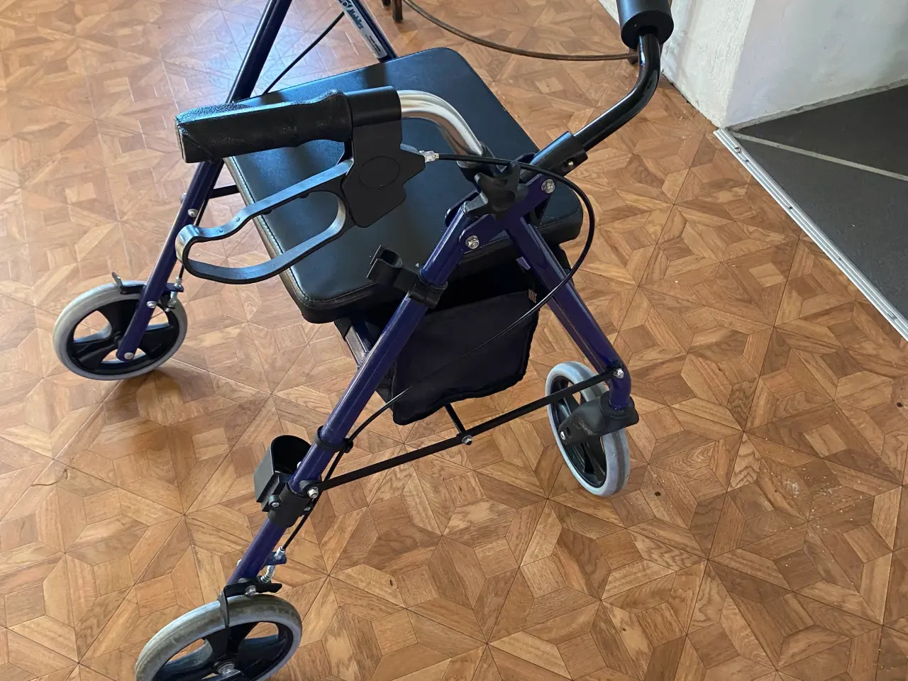 Billede 1 - Rollator, Mobilex Impala Economics
