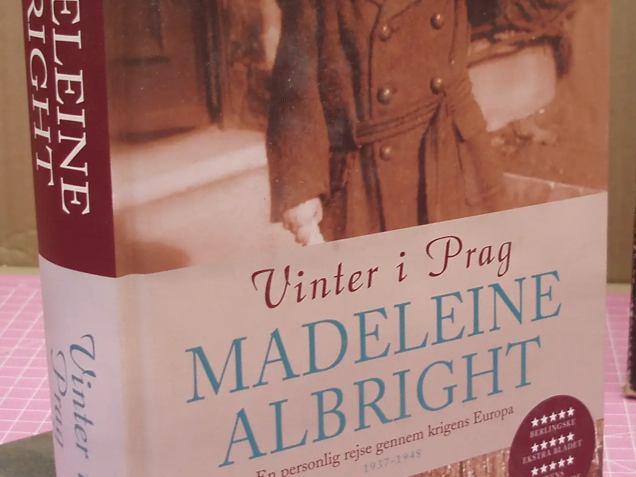 Billede 1 - Vinter i Prag af Madeleine Albright