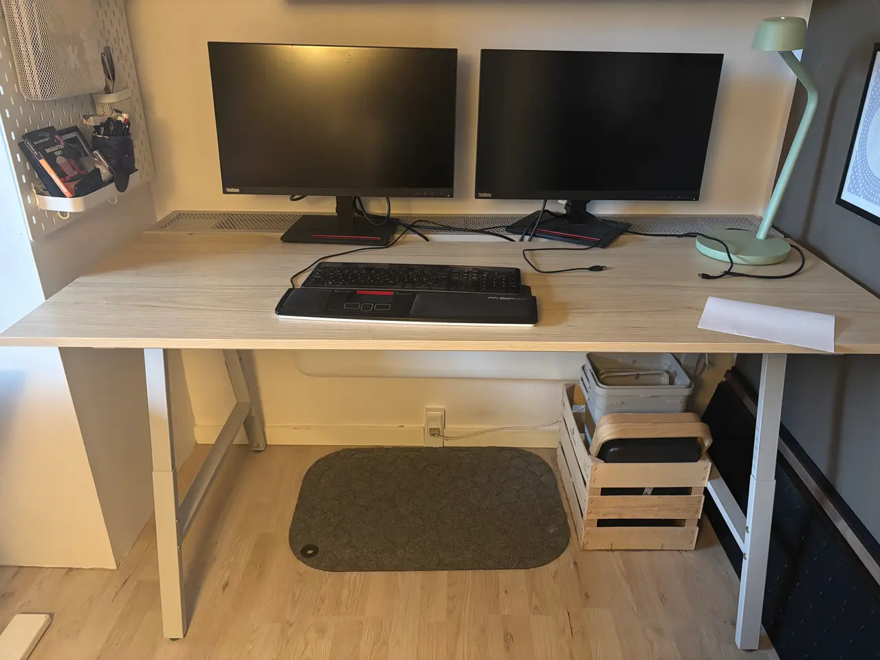Billede 1 - Skrivebord sælges - som nyt