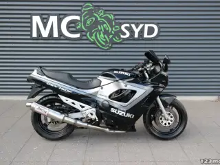 Suzuki GSX 750 F ENGROS/UDEN KLARGØRING