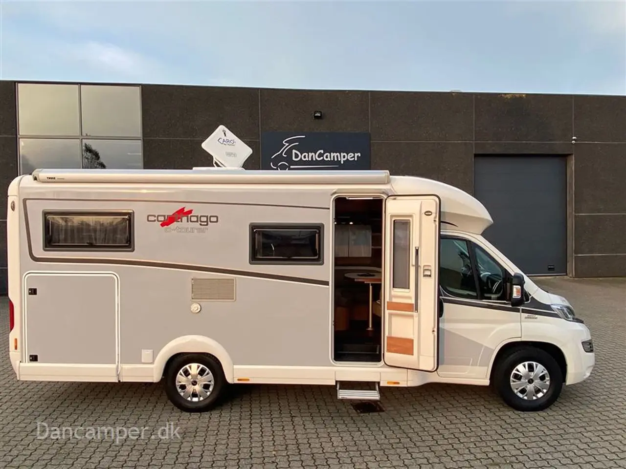Billede 3 - 2016 - Carthago c-tourer T143 LE Luksus camper - med enkeltsenge og automatgear.