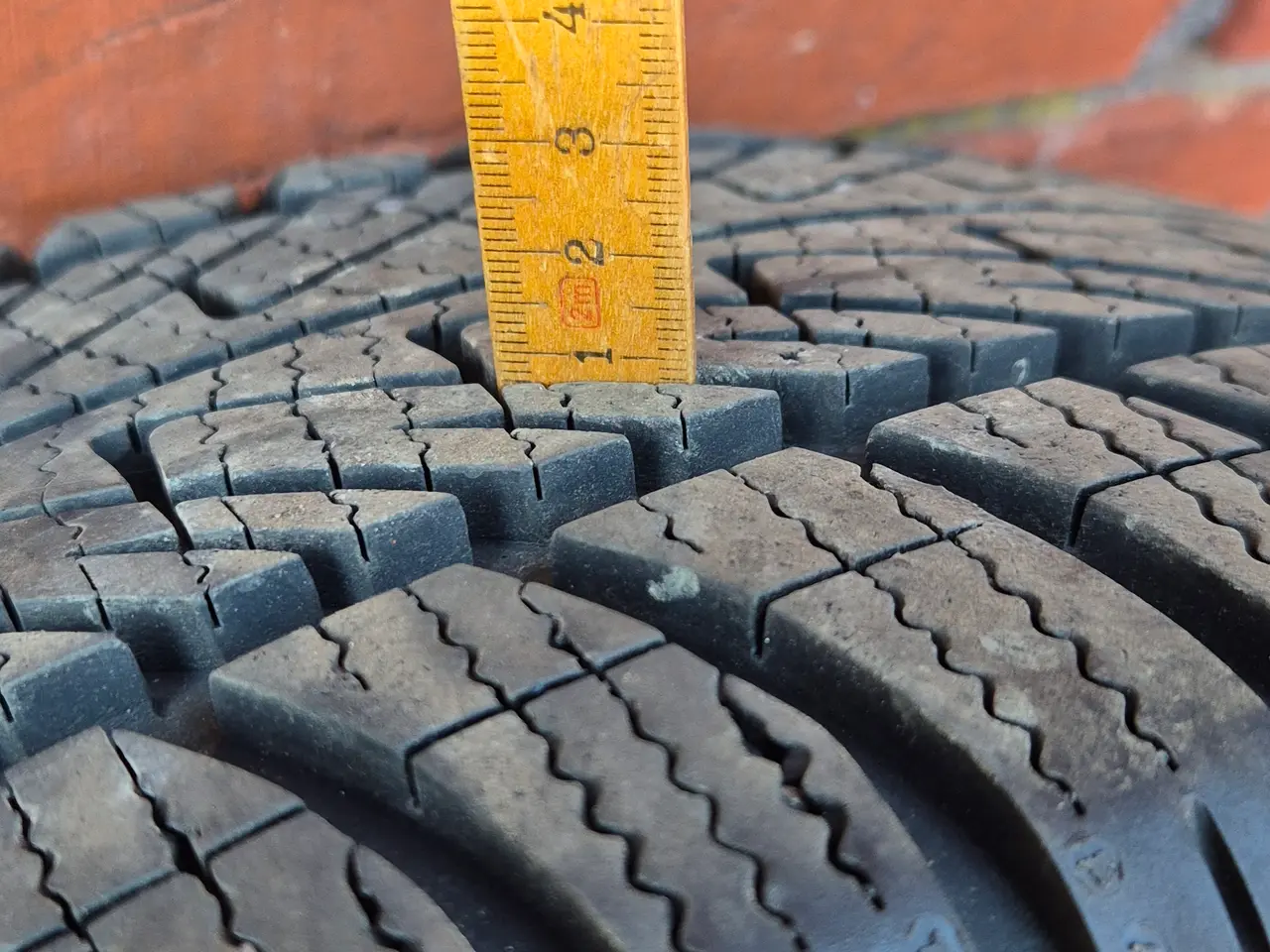 Billede 6 - Komplet vinterhjul på alufælge 225/45 R17