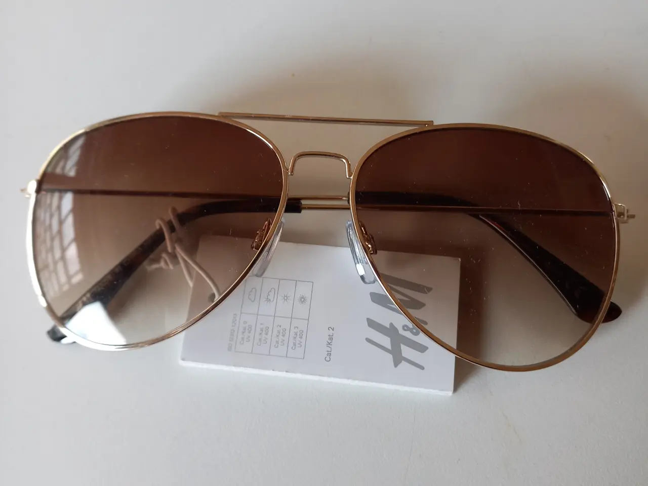 Billede 1 - Solbriller fra H & M