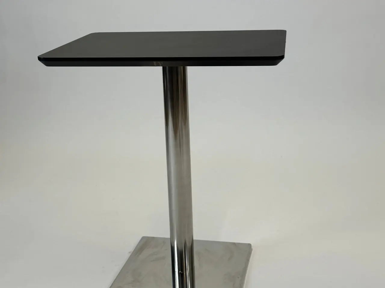 Billede 4 - Pedrali Inox Bord – Sort med Krom Stel 50x65x75 cm