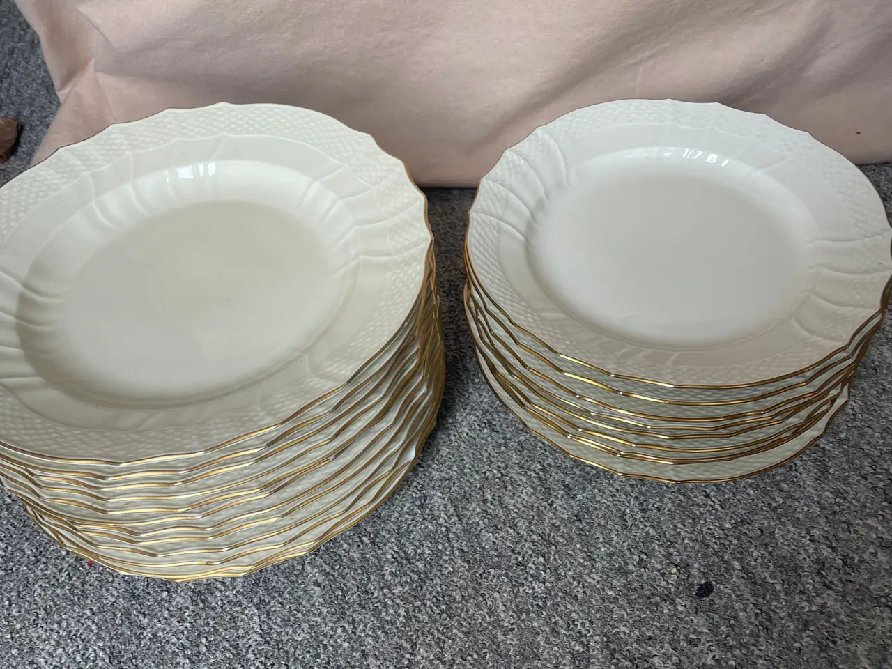 Billede 6 - Royal Copenhagen hvidt stel med.guldkant