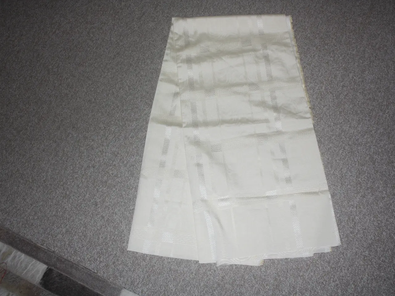 Billede 1 - Creme stof  160 cm x 144 cm