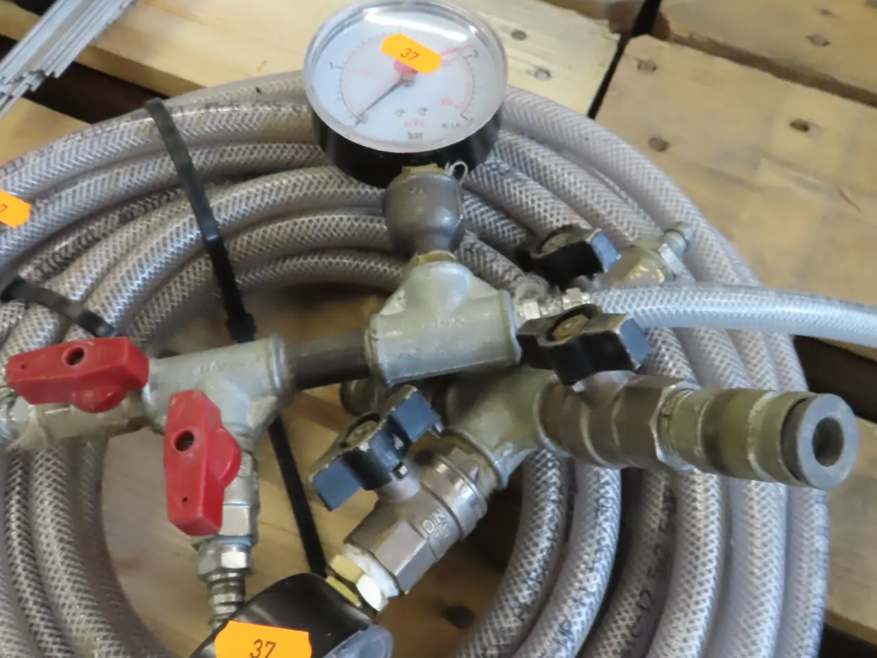Billede 2 - Manometer, ventiler mm.
