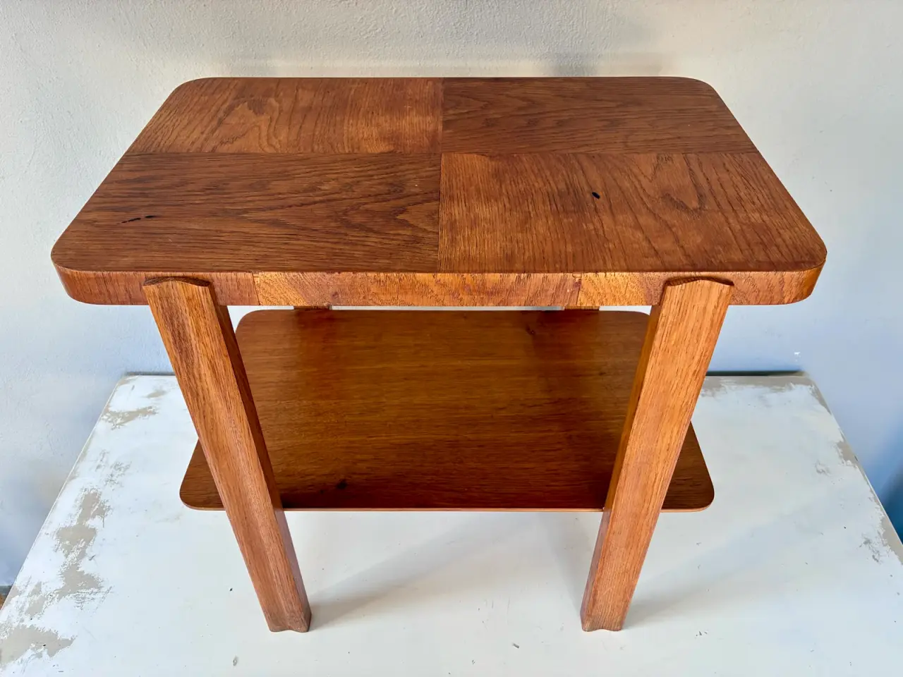 Billede 8 - Smukt Art Deco / retro sidebord i træ med hylde – 