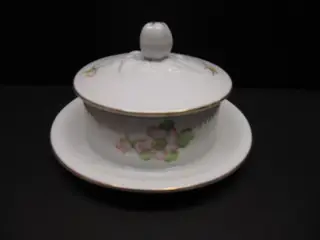 Prinsesse Margrethe (Æbleblomst) Smørskål 14½x9 cm. BG 196