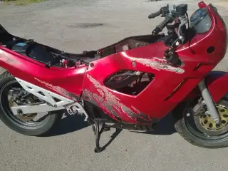 Suzuki gsx 750 f