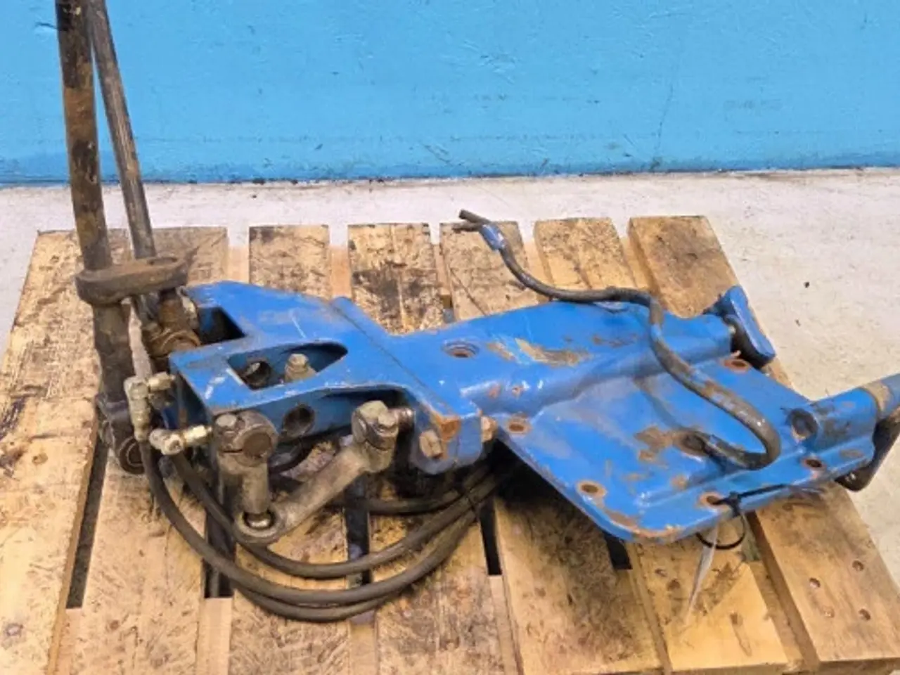 Billede 10 - Ford 8210 Dæksel E4NN7488AA