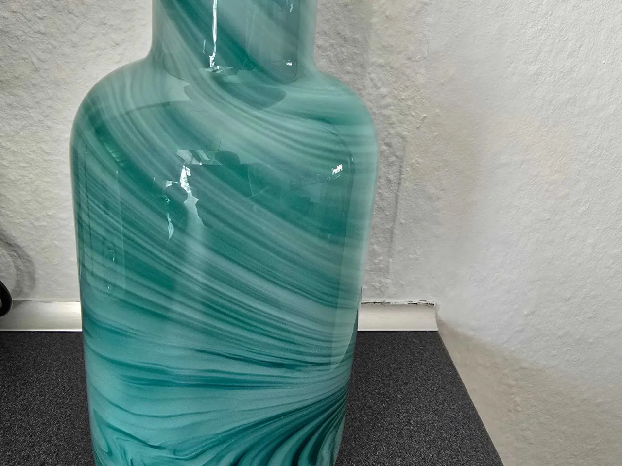 Billede 2 - Rigtig fint Håndlavet Vase 
