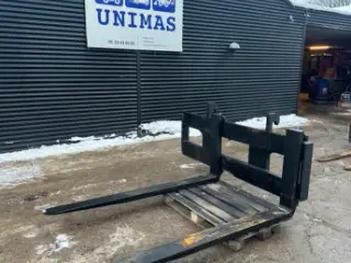 8 tons