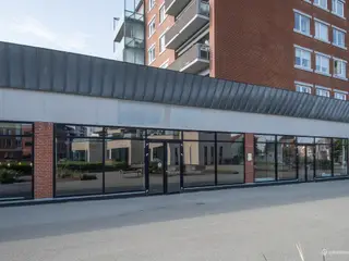 Regulært lejemål med alsidig anvendelse og gode P-forhold