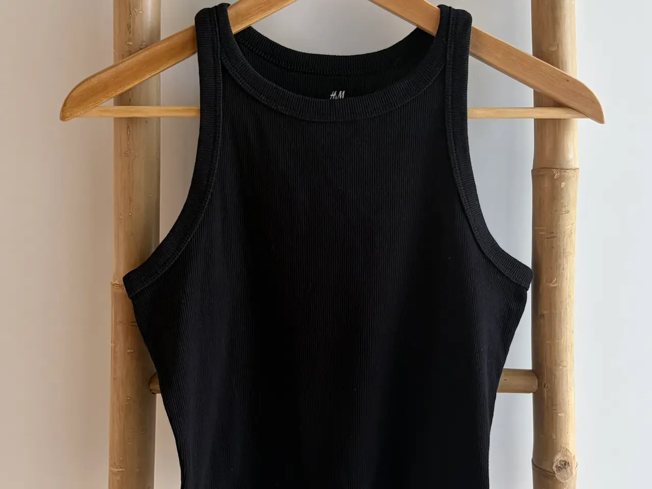 Billede 1 - H&M ribbet crop top, str. 158-164 - 2 stk. S/H