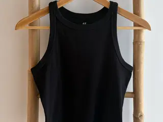 H&M ribbet crop top, str. 158-164 - 2 stk. S/H