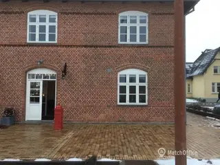 Kontor i spændende lokaler