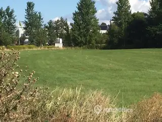 Stor og synlig erhvervsgrund, på hele 16.736 m2.