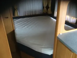 Efteårs tilbud: Campingvogn med mover sælges