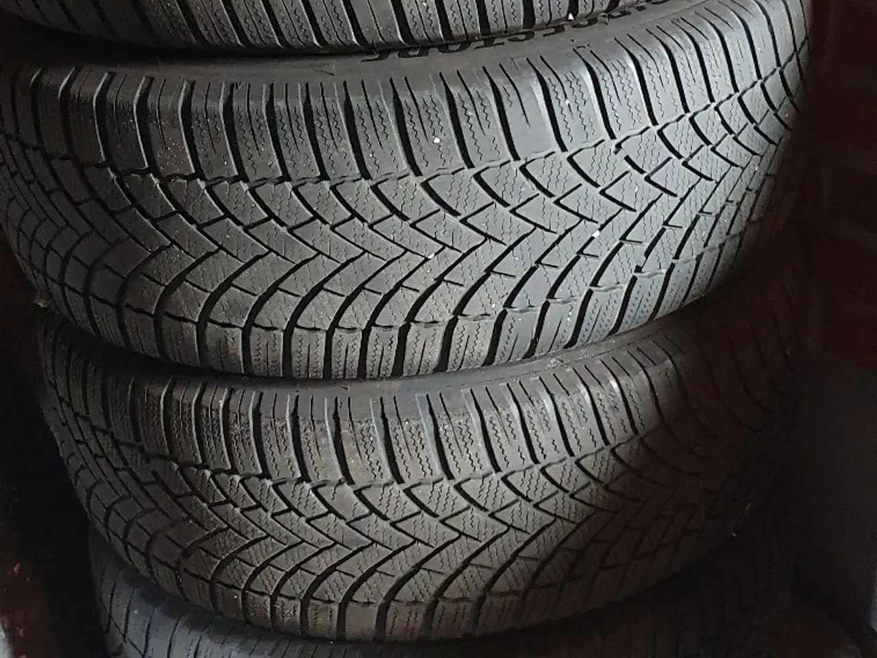 Billede 4 - VINTERDÆK Bridgestone 215/60R16 99h