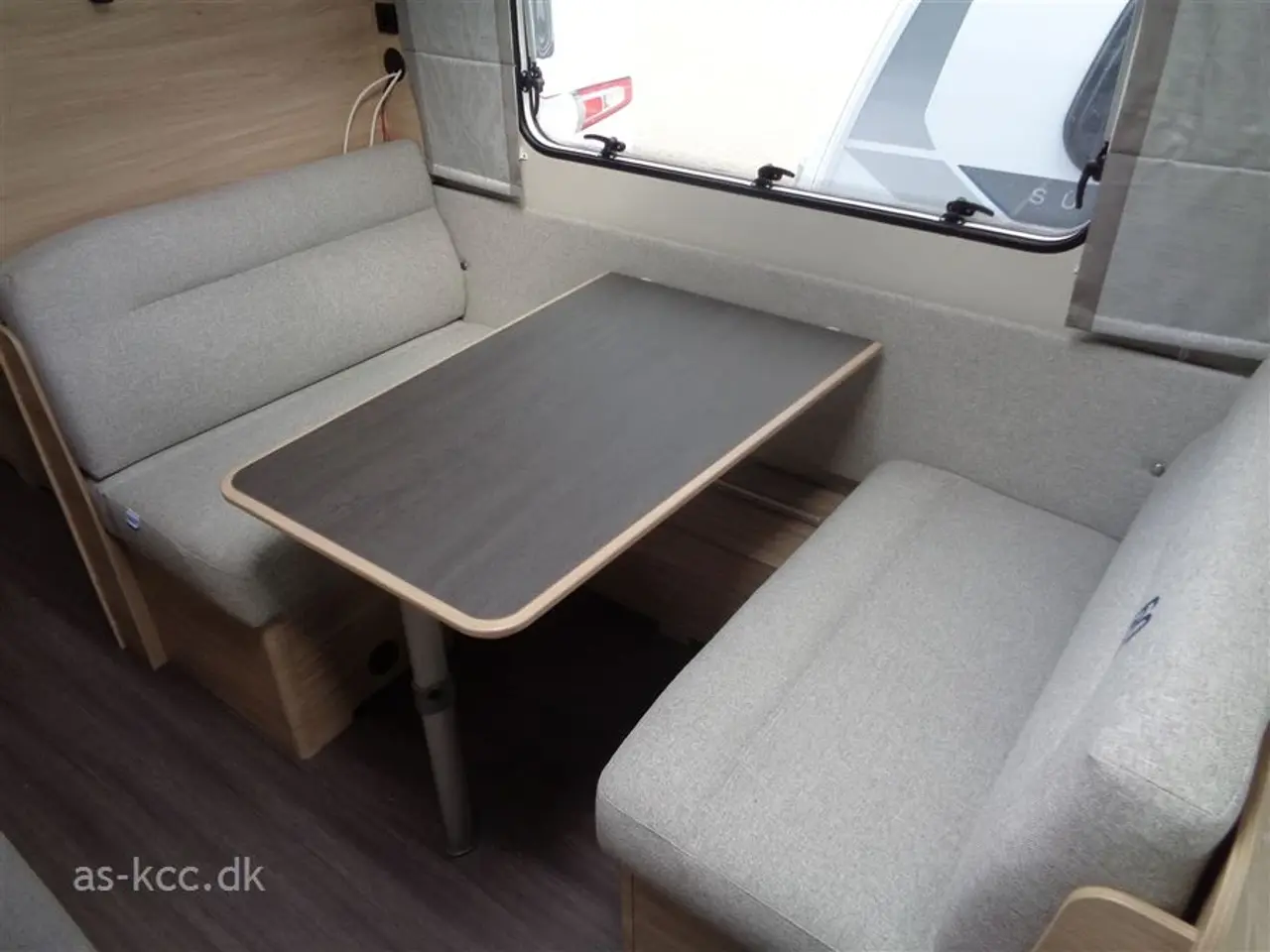 Billede 5 - 2023 - Knaus Südwind 500 QDK "60 Years Celebration" Knaus Südwind 500 QDK Dobbeltseng og Køjer