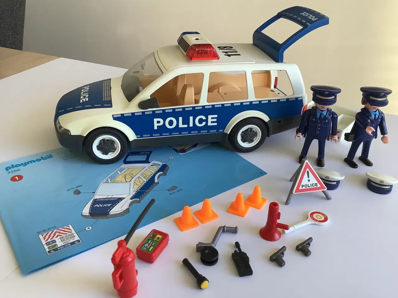 Billede 1 - Playmobil 4260. Politibil med 2 figurer.
