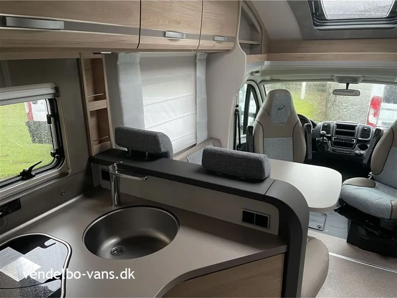 Billede 8 - 2026 - Dethleffs Pulse Classic T 7051 EB Luksuriøs camper med enkeltsenge og stor garage