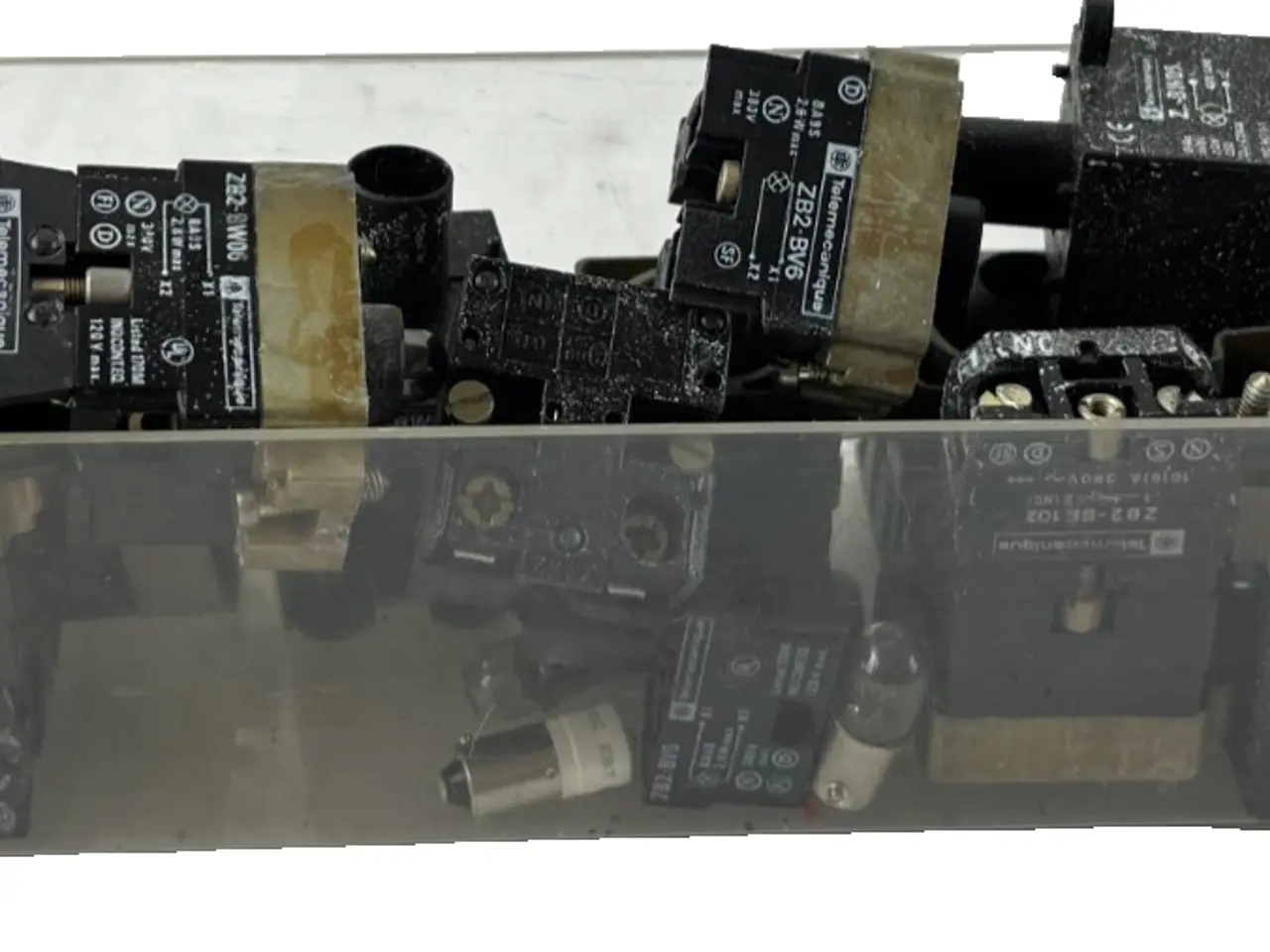 Billede 1 - Telemecanique ZB2 Pilot Light Bodies & Contact 22