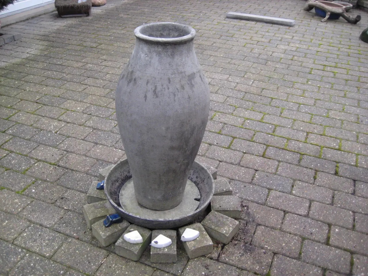 Billede 1 - vandsøjle i glasfiber . :: uden pumpe