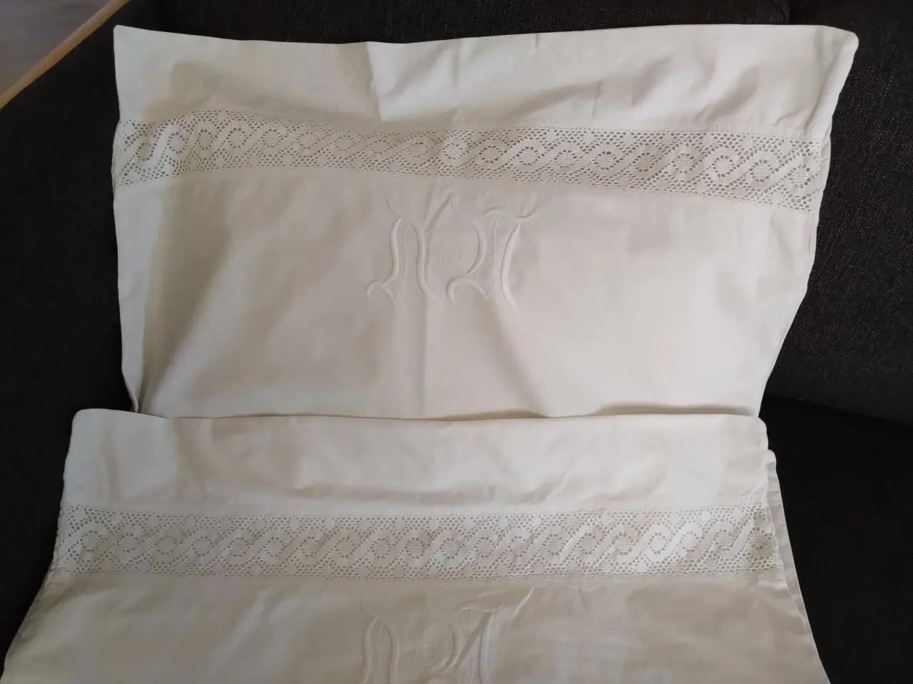 Billede 1 - 2 hovepudebetræk m monogram nostalgi