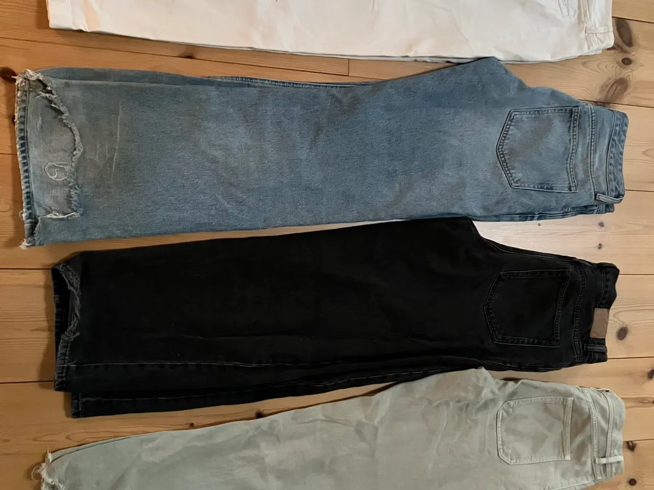 Billede 1 - 4 par Cowboybukser med brede ben for 100kr