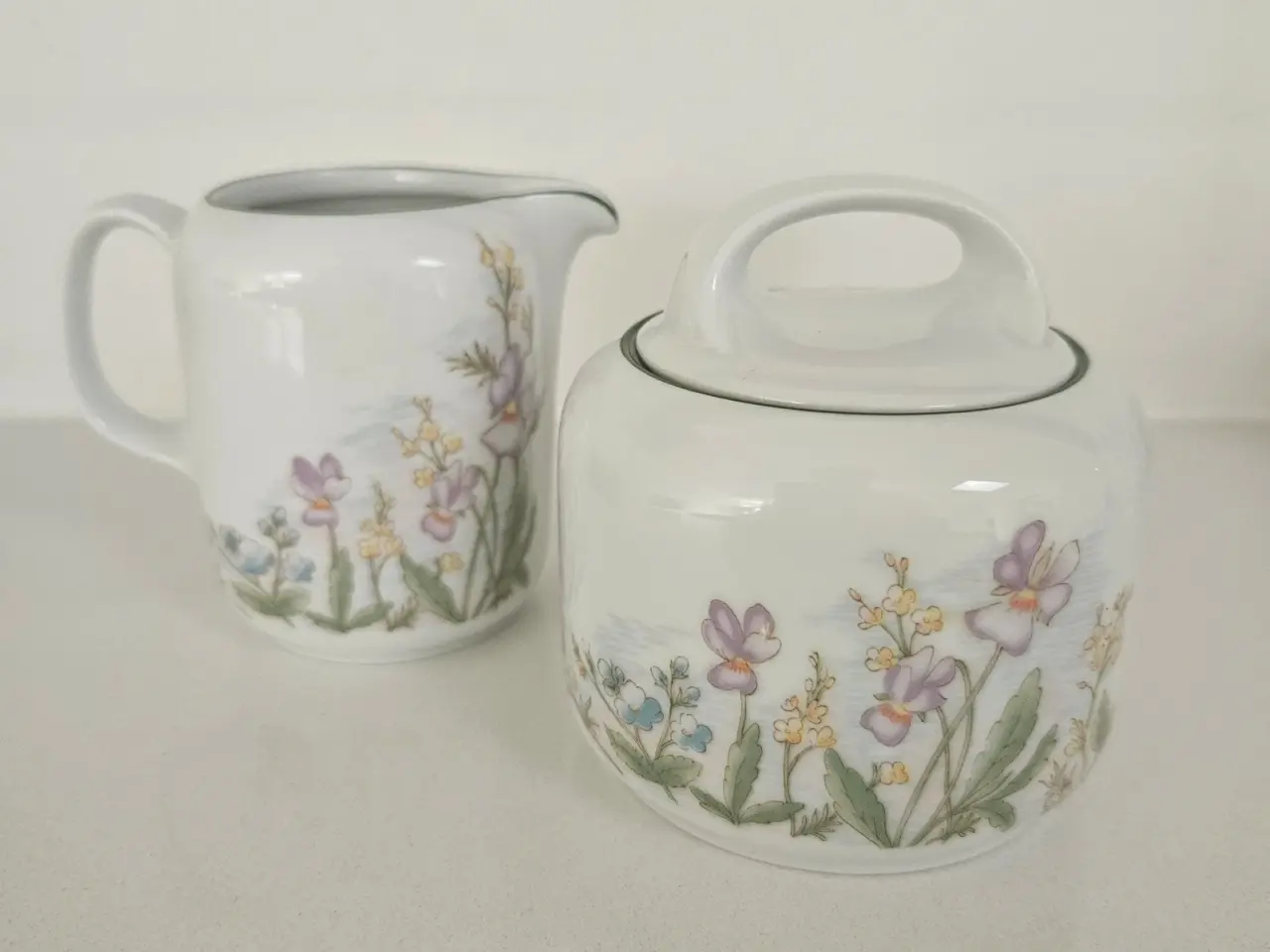 Billede 2 - Kaffestel med blomster motiv.